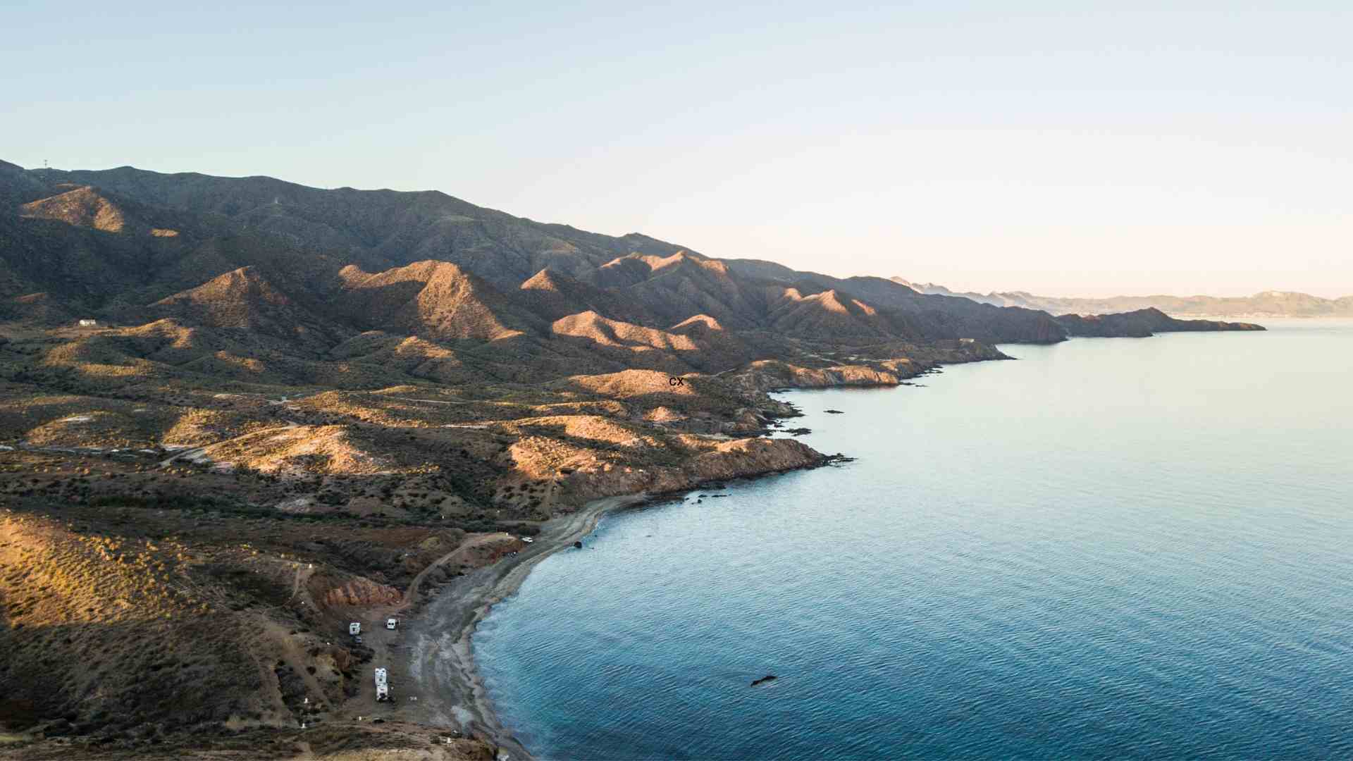 Camping car dans le désert en Tunisie